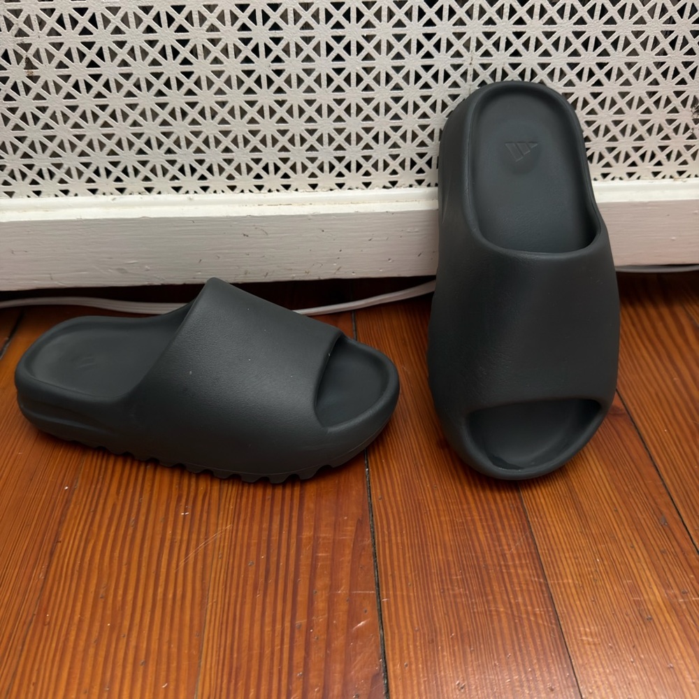Yeezy Kids Black Slide Sandals